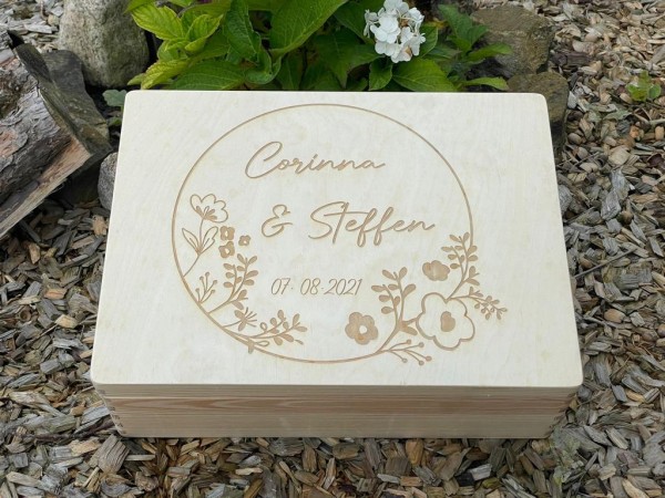 Holzkist Gr.M FLORAL mit Wunschgravur / Größe 40x30x14cm